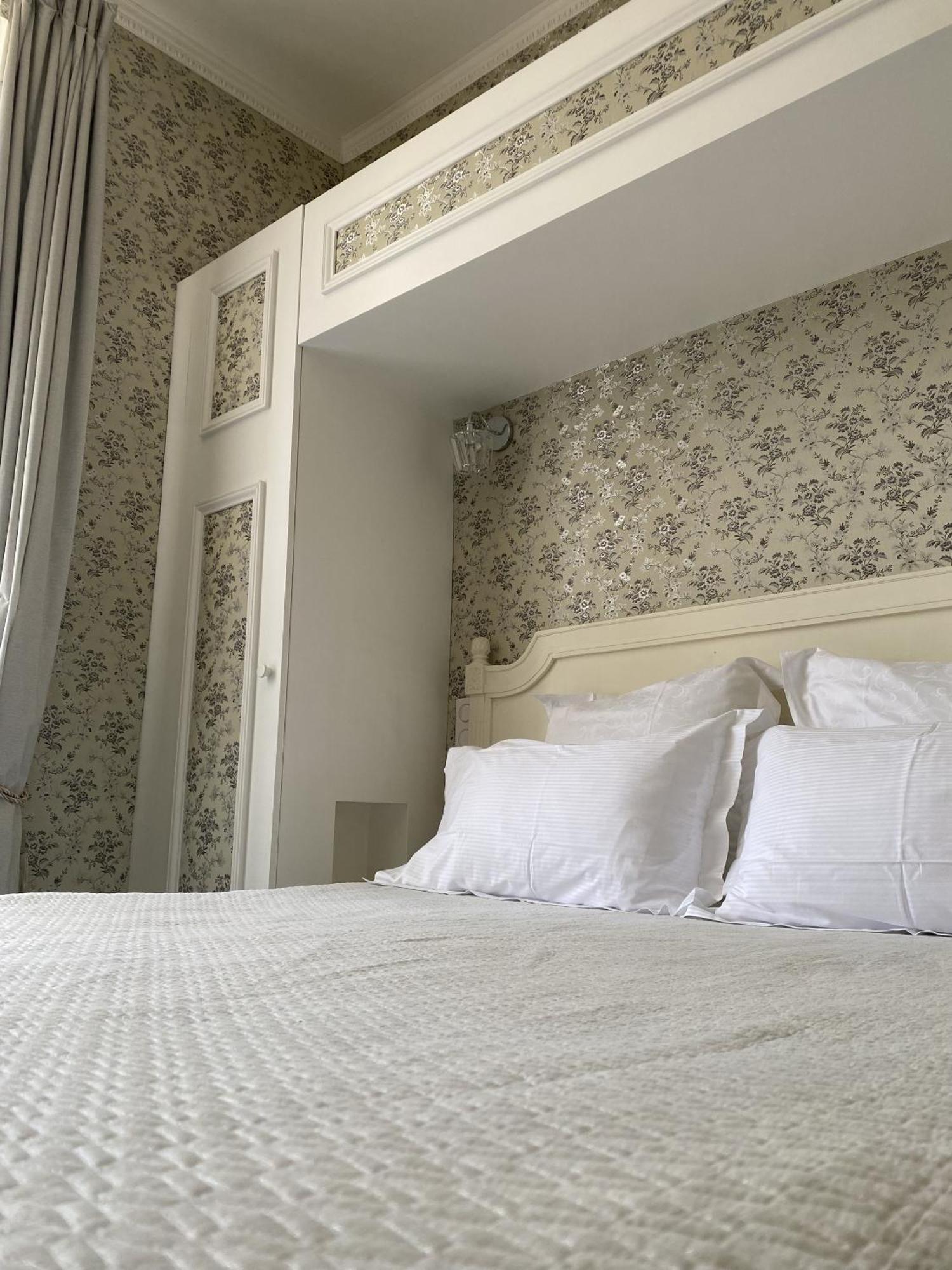 Chateau Laroche-Ploquin Sepmes Room photo